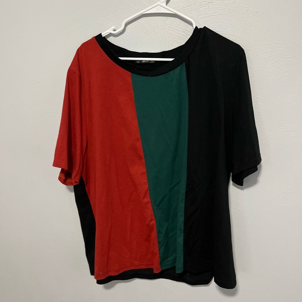 SHEIN Red and Green Boxy Short Sleeve Tee